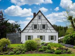 Weiße Holz-Alu Fenster PaXoptima 78 in Uehlfeld