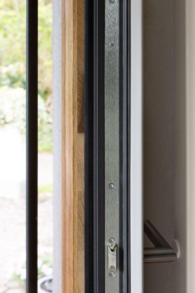 Weiße Holz-Alu Fenster PaXoptima 78 